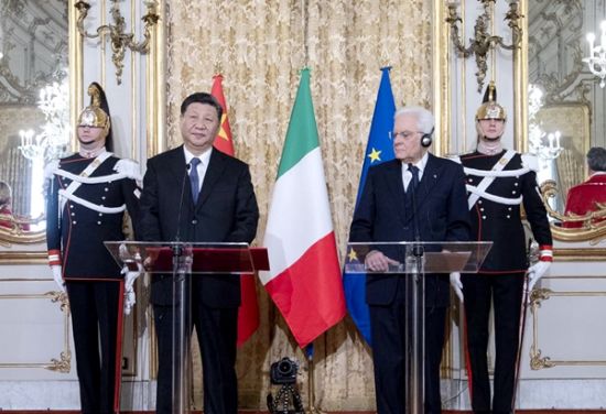 中国国家主席习近平和意大利总统塞尔焦·马塔雷拉共同会见记者。（欧联社记者：安东内拉·皮特蕾莉